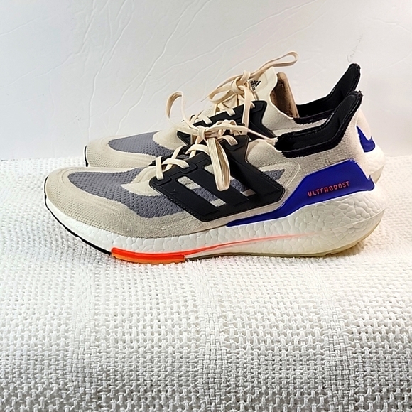 Adidas Ultraboost 21 Shoes Size 12 main image 8